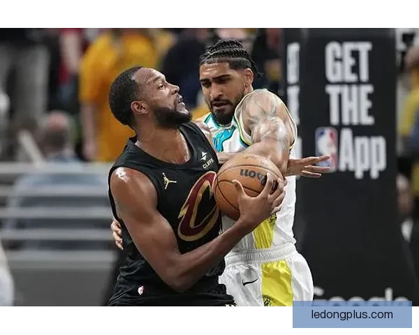 阿伦复出助力骑士内线 强攻强防成为球队主心骨 阿伦复出助力骑士内线 强攻强防成为球队主心骨